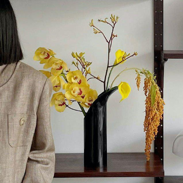 More - Gro Curved Modern Ceramic Vase-Furnishings- A Bit Sleepy | Homedecor Concept Store